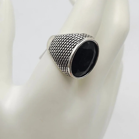 Black Faceted Rhinestone Tiny Brick Design Silver Tone Ring Size 10 Vintage - Picture 3 of 4